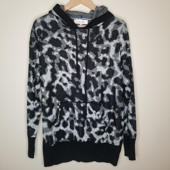 JOHN + JENN EVEREVE NWT Animal Camouflage Print Hoodie Sweater - Picture 9 of 9